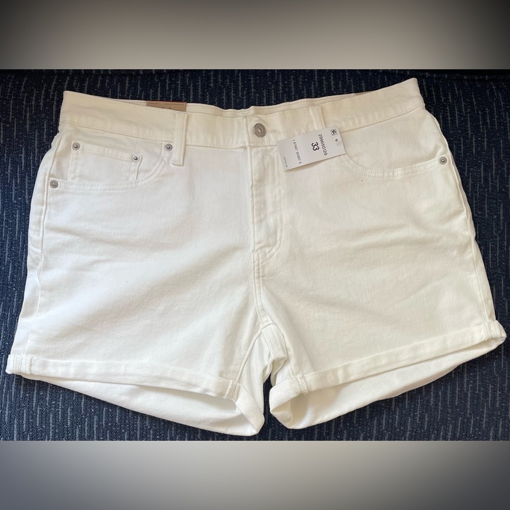 Levi’s White Denim Women Shorts